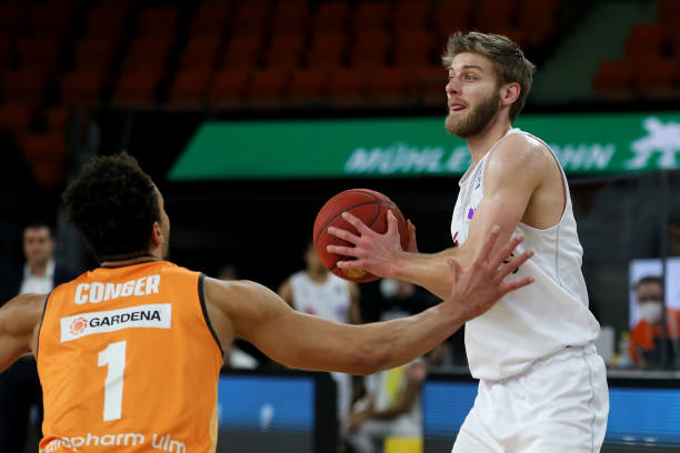 他在比赛中 他在比赛中