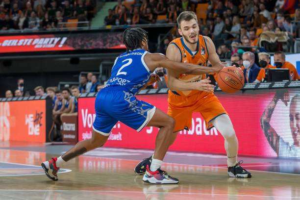 卢卡库则是 卢卡库则是